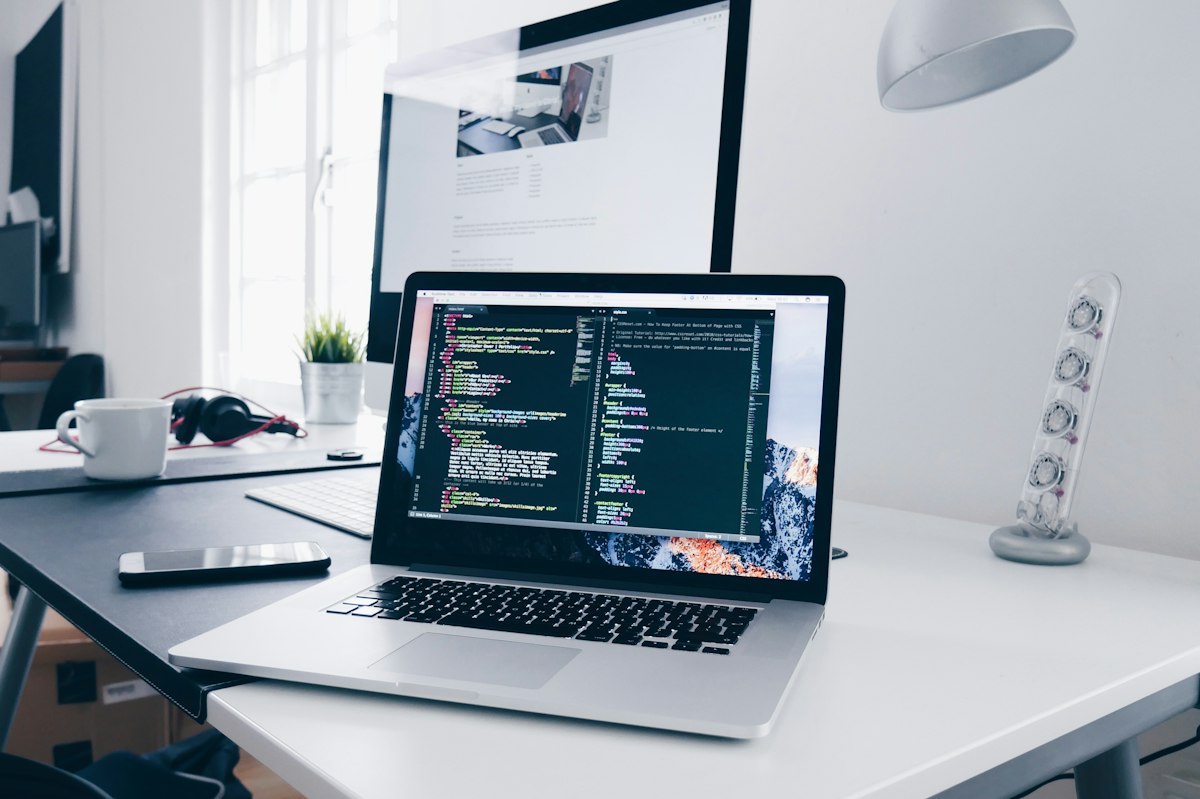 7 Checklist Wajib Sebelum Menggunakan Jasa Pembuatan Website: Jangan Sampai Tertipu & Ditinggal Developer!